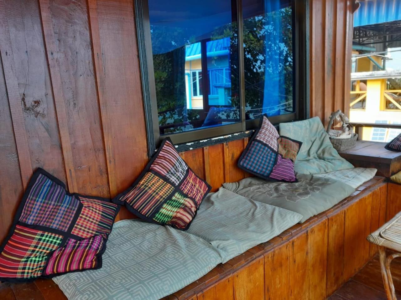 Bong'S Guesthouse M'Pai Bay เกาะรงสำลน ภายนอก รูปภาพ