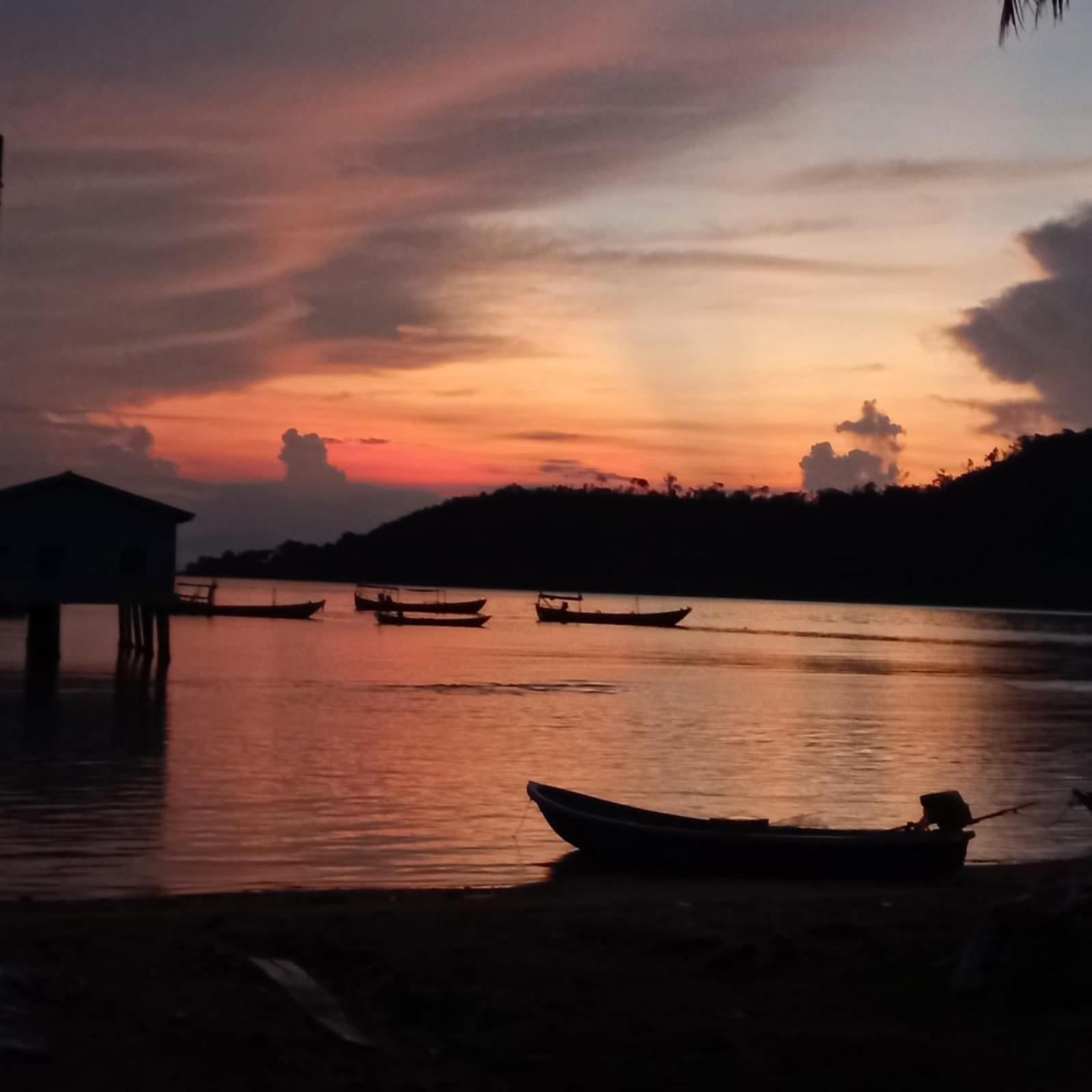 Bong'S Guesthouse M'Pai Bay เกาะรงสำลน ภายนอก รูปภาพ